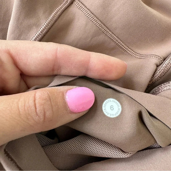 Lululemon In Movement Leggings 25" Everlux - Picture 9 of 9